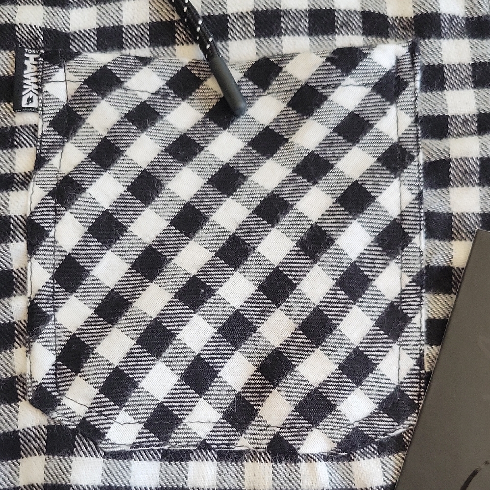 NWT-- TONY HAWK Men's Black and White Checkered Hoodie Shirt | Size: M - Picture 2 of 11